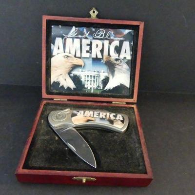 Vintage "God Bless America" Pocket Knife with 3" Blade in Wooden Box