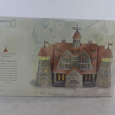 Vintage 1998-1999 Dept. 56 Seasons Bay First Edition "Grandview Shores Hotel" #56.53300 - Never Used