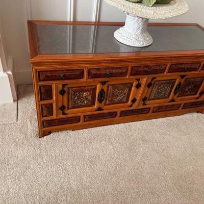 Entry way table
