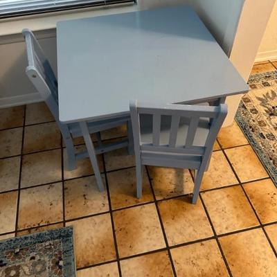 Childs table/chairs