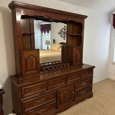 dresser with mirror 