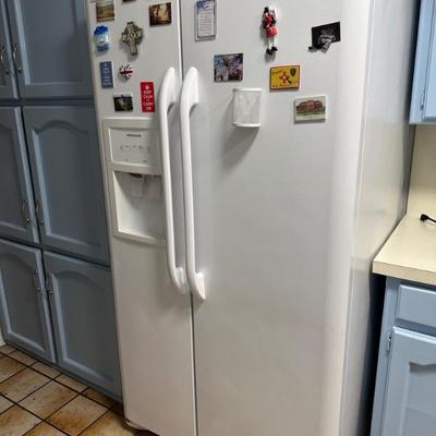 Frigidaire side by side fridge 