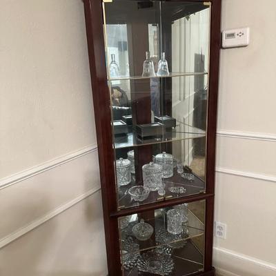 corner curio display 