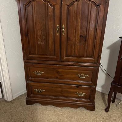 Chest of drawers 