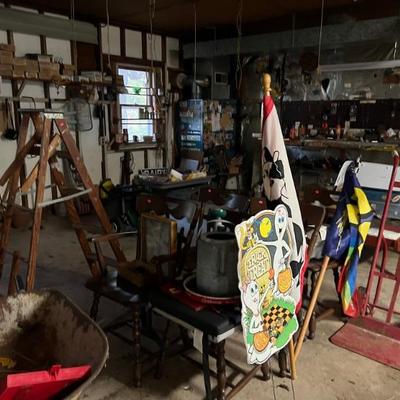 Estate sale photo