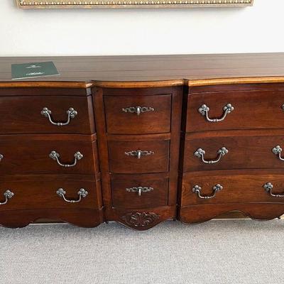 Baker dresser