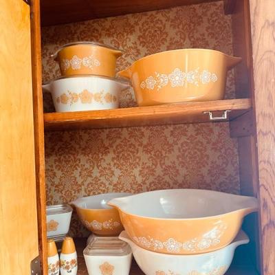 Pyrex bowls