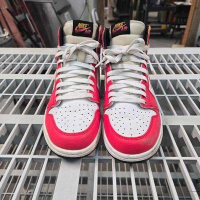#2600 • Air Jordan 1 Retro OG Light Fusion Red
