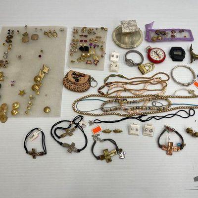 #1000 • Costume Jewelry

