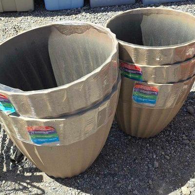 #80218 • (5) Planters
