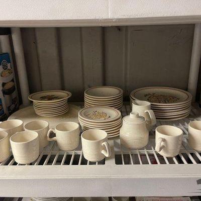 #7244 • Dinnerware Set
