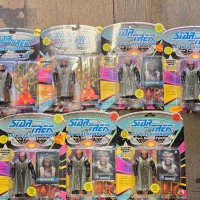#4240 • NEW!!!(7) Star Trek Figures
