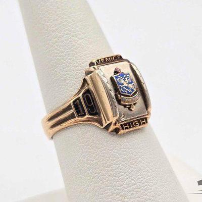 #802 • 10K Gold Venice High Class Ring, 5.14g
