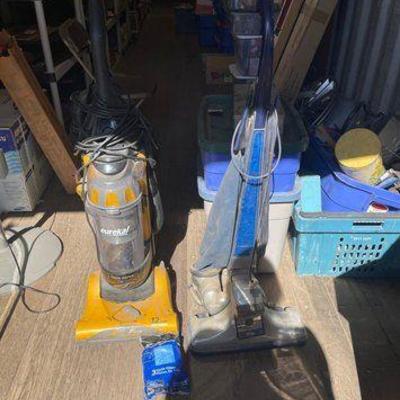 #7602 • (2) Vacuums and Cloth Filters
