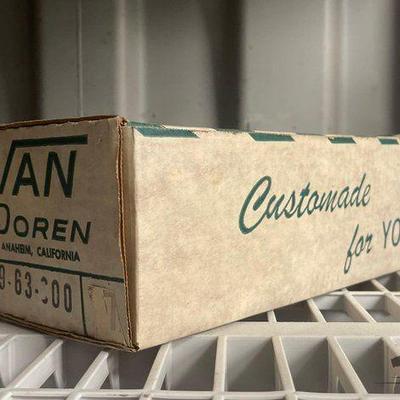 #7528 • Vintage Vans Box
