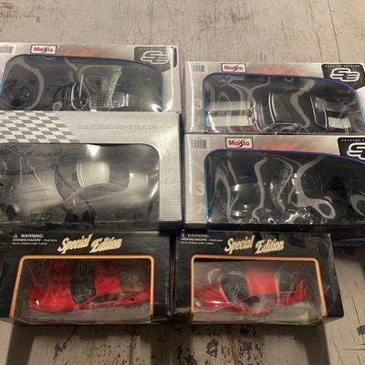 #7500 • (6) Diecast Cars
