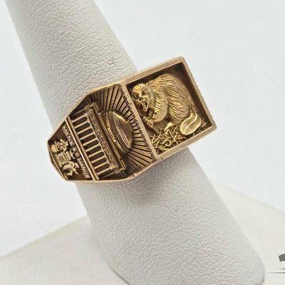 #804 • 10K Gold MIT 1982 Class Ring, 21.41g
