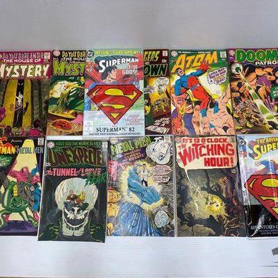 #7018 • (11) DC Comic Books
