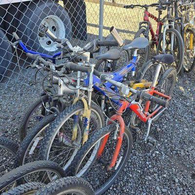 #90028 • 5 Mountain Bikes
