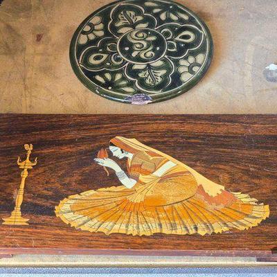 #3020 • Folk Art Hanging Inlay Tray & Decorative Pottery Plate
