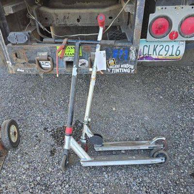 #90032 • 2 Scooters
