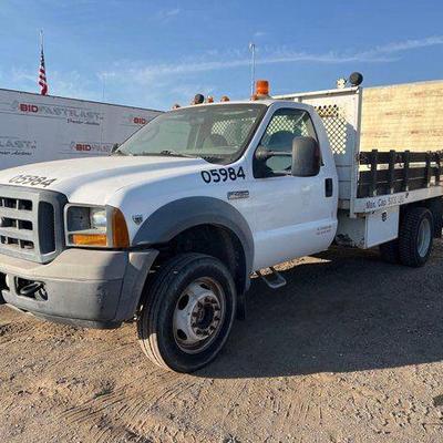 #202 • 2005 Ford F-450 4x4 (GAS MOTOR)
