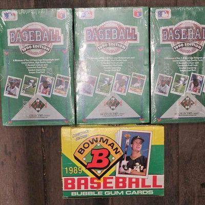 #7090 • Baseball Card Collection
