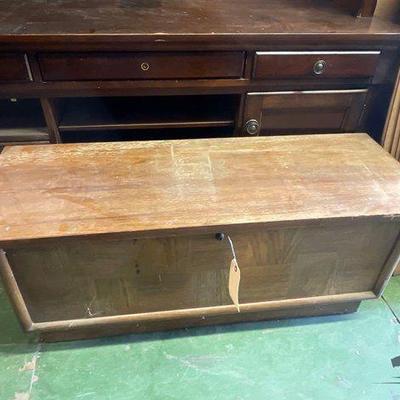 #6522 • Lane Wooden Trunk
