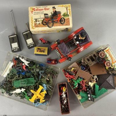 Lot 635 | G1-025 Joe Walkie Talkies, Cowboy / Native Toys
