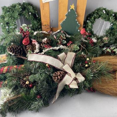 Lot 526 | Christmas Decor
