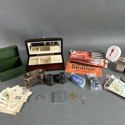 Lot 463 | Vintage Viewmaster & More
