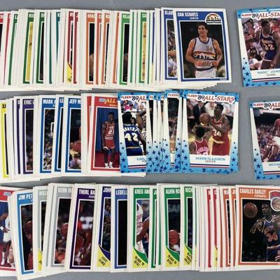 Lot 18 | 1989-90 Fleer Baseball Cards

