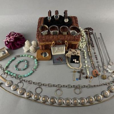 Lot 454 | Costume Jewelry & More
