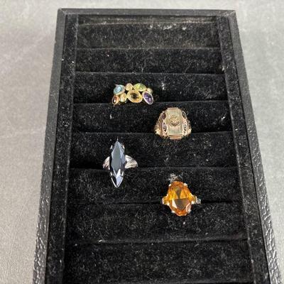 Lot 451 | Gold & Silver Rings
