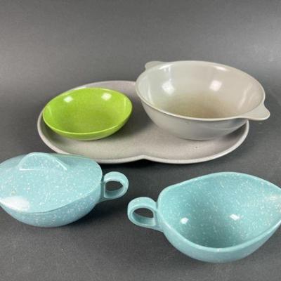Lot 493 | Unique Plastic Bowls Malowear and More
