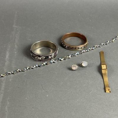 Lot 670 | Vintage Costume Jewelry & More
