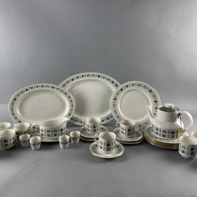 Lot 313 | Royal Doulton China
