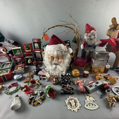 Lot 563 | Variety Christmas Items and Collectables
