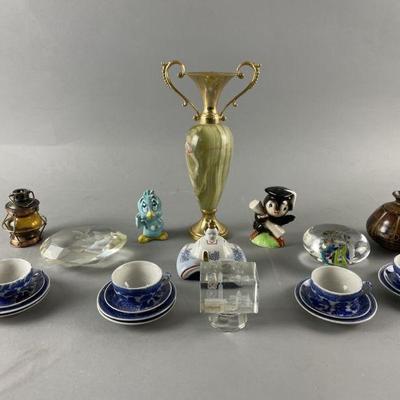 Lot 278 | Contents on Table
