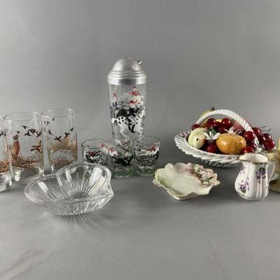 Lot 483 | Contents on Table
