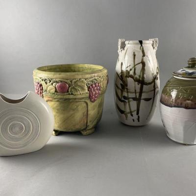 Lot 374 | Vintage Planter Weller Flemish
