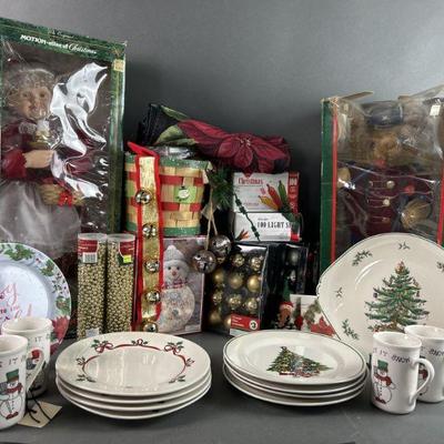 Lot 634 | Animated & Light Up Claus/Bear/Snowman & More
