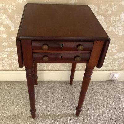 Antique mahogany Sheraton 2-drawer sewing stand