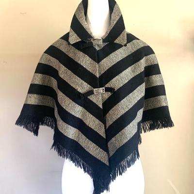 Striped short poncho “ “The Tweed Barn” Vineyard label