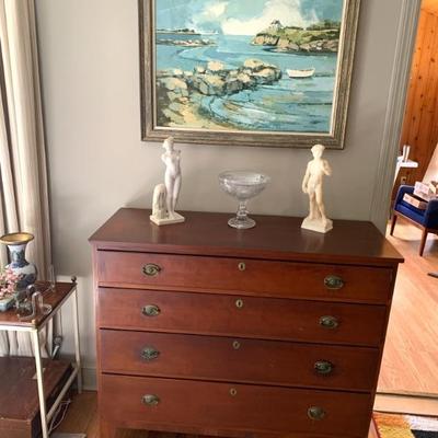 Antique cherry Hepplewhite 4-drawer chest