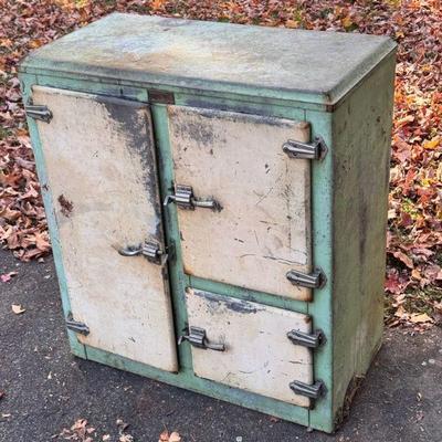 Vintage Frost King Ice Box
