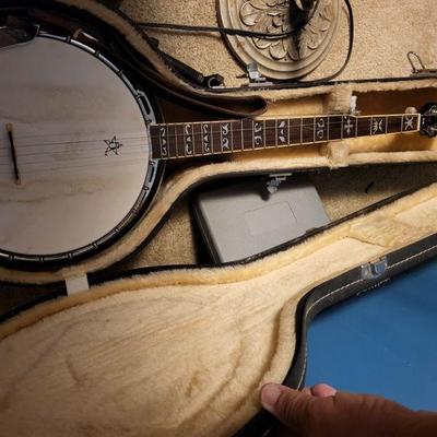 Washburn banjo 
