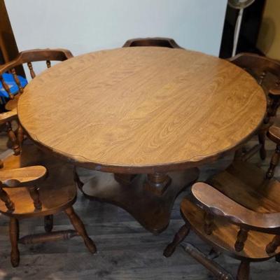Country table with 4 chairs and 2 leaves