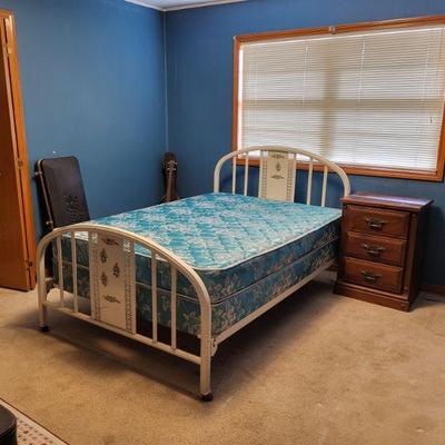Full size bed