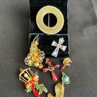 Variety of Pins * Kramer Brooch * Pendants * Crosses * Christmas * Vintage
